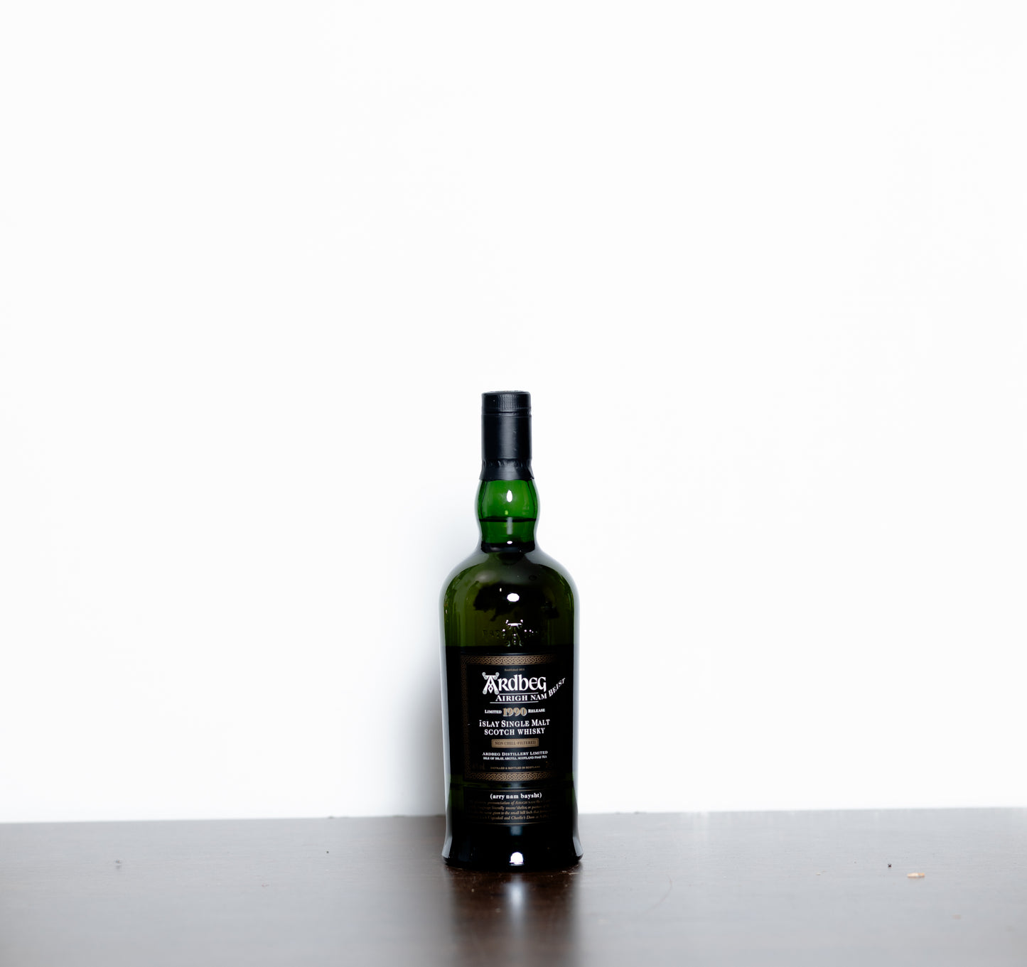 Ardbeg Airigh Nam Beist 1990 (Released 2006) – Islay Single Malt Scotch Whisky, 70cl, 46% ABV (Discontinued, With Box)