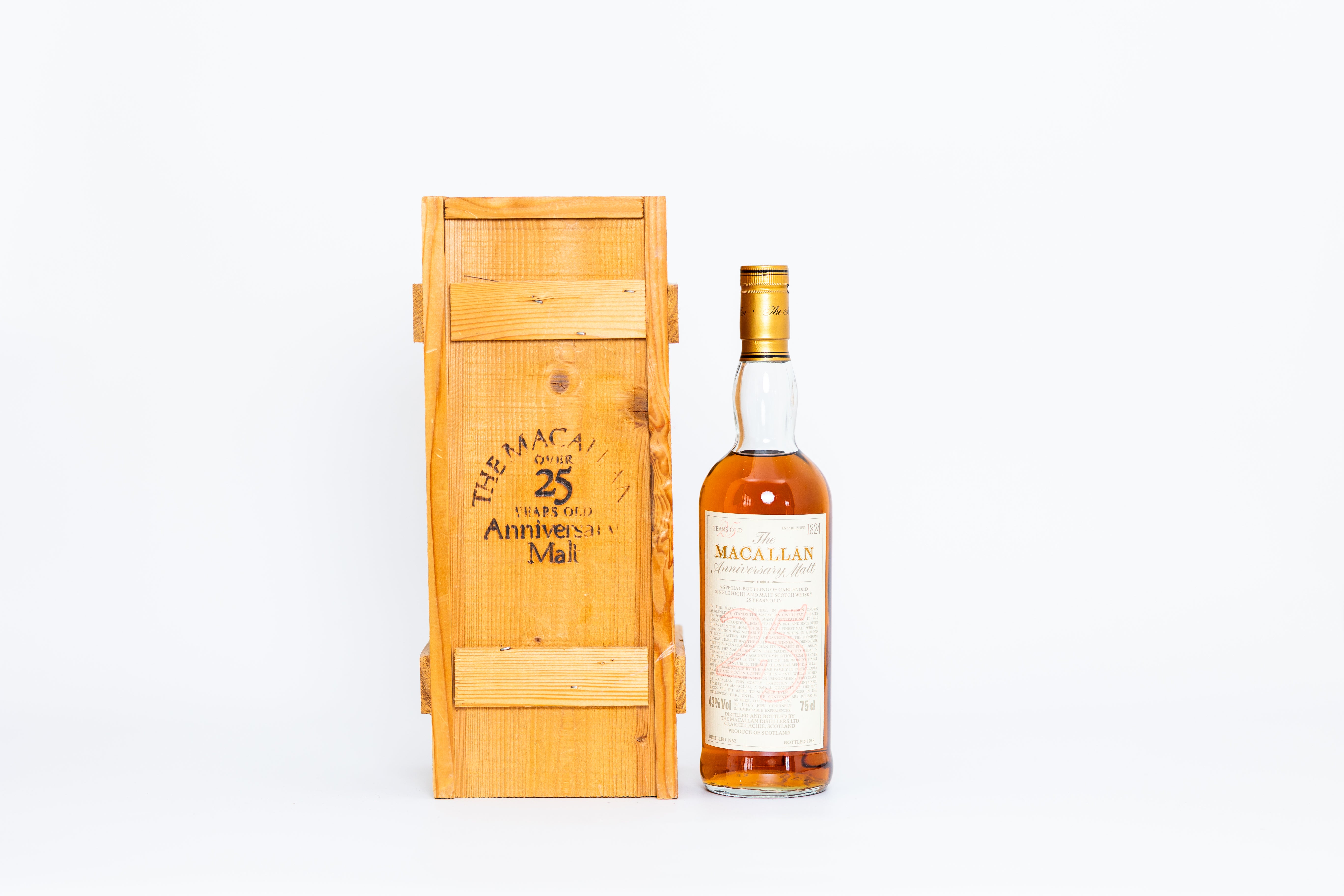 Macallan - 25 Year Old (1962) Anniversary Malt (75cl)