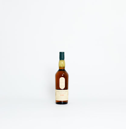 Lagavulin 16 Year Old – Islay Single Malt Scotch Whisky, 43% ABV, 70cl