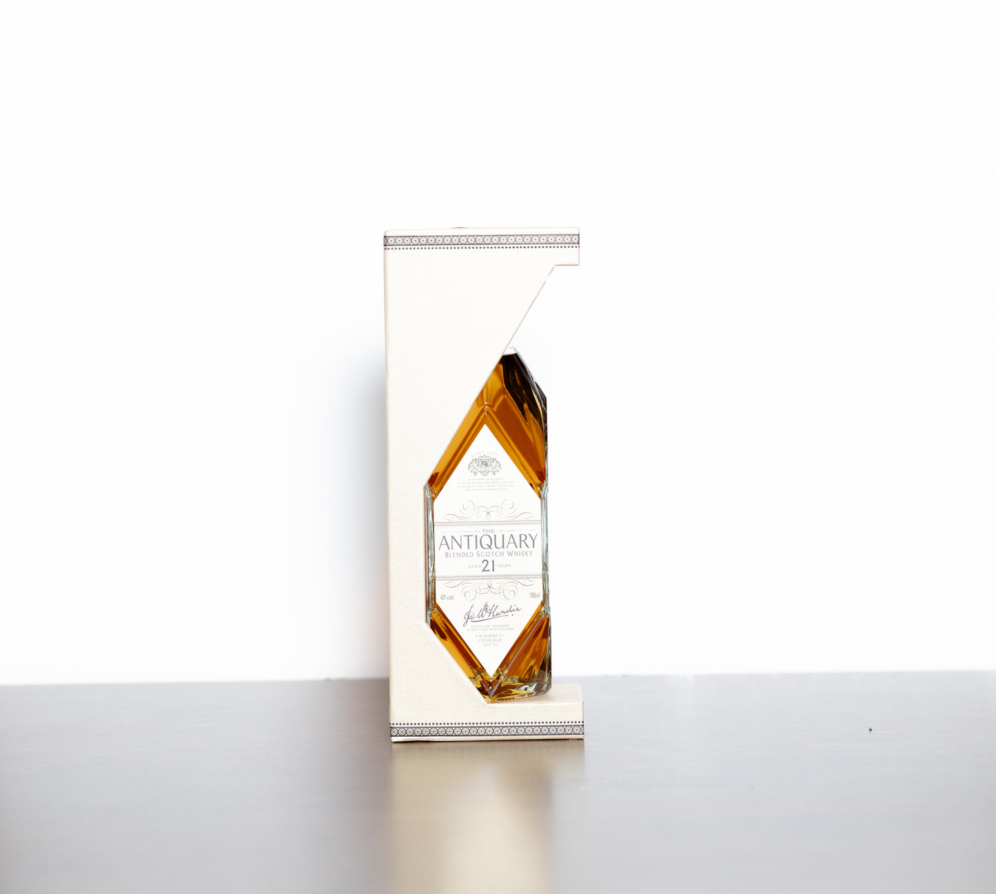 The Antiquary 21 Year Old – Blended Scotch Whisky (Tomatin), 70cl, 43% ABV