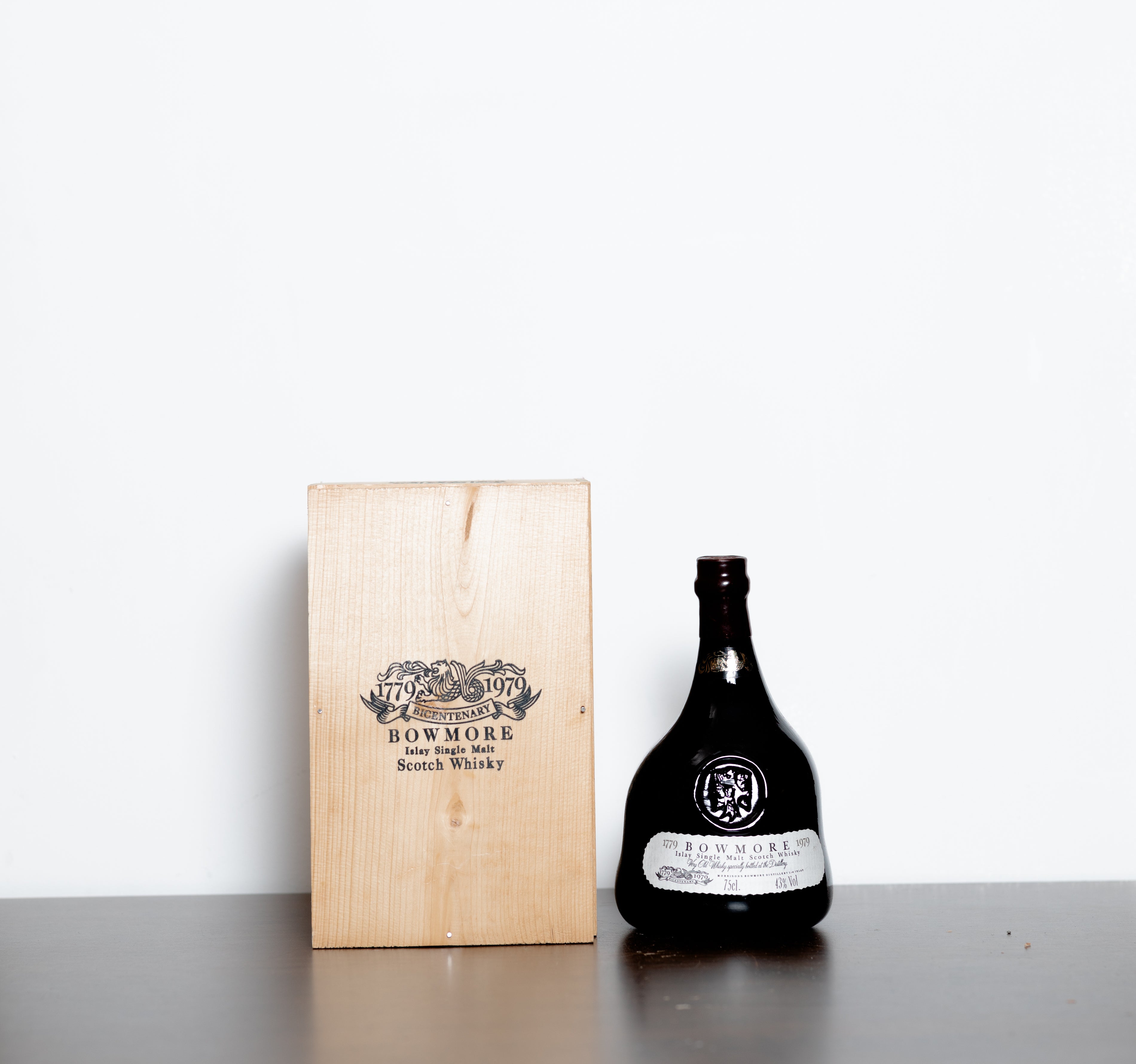 Bowmore Bicentenary (Bottled 1979) – Islay Single Malt Scotch Whisky, 75cl, 43% ABV (Distillery Bottling)