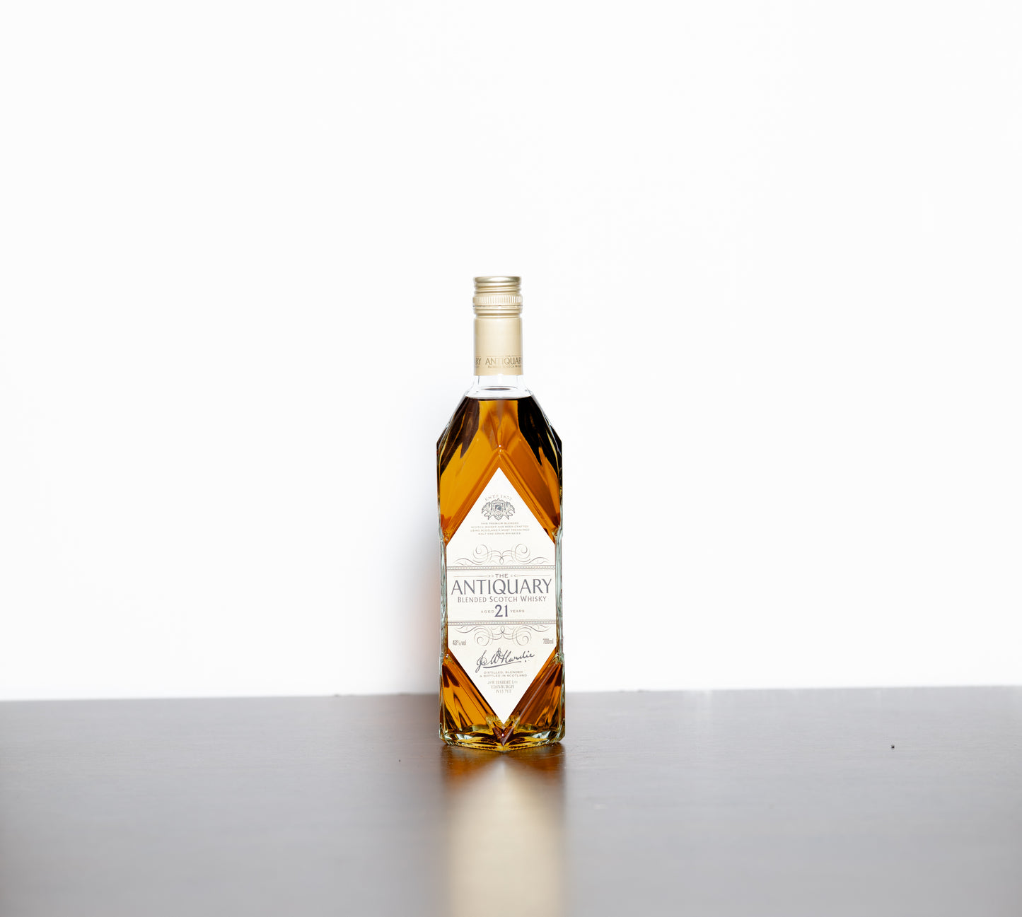 The Antiquary 21 Year Old – Blended Scotch Whisky (Tomatin), 70cl, 43% ABV