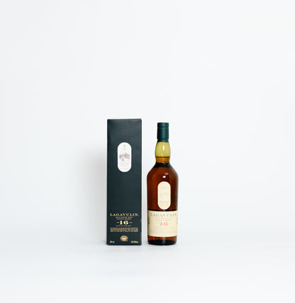 Lagavulin 16 Year Old – Islay Single Malt Scotch Whisky, 43% ABV, 70cl